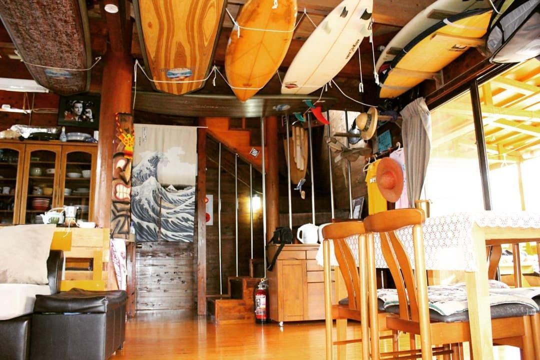Tropical Surf House Okinawa Hotel Onna Eksteriør billede
