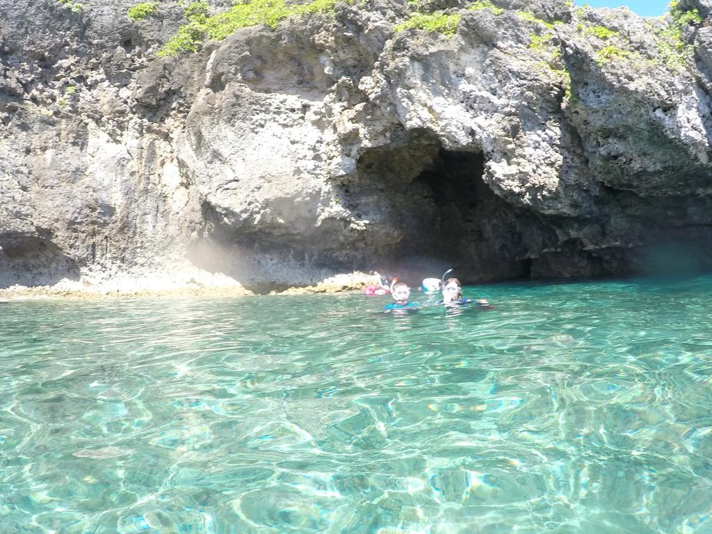 Tropical Surf House Okinawa Hotel Onna Eksteriør billede