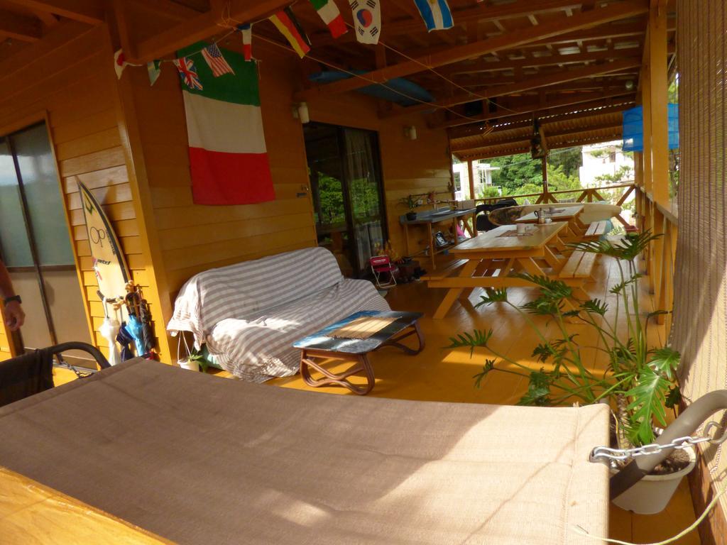 Tropical Surf House Okinawa Hotel Onna Eksteriør billede