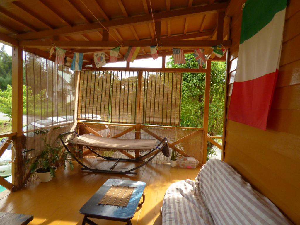 Tropical Surf House Okinawa Hotel Onna Eksteriør billede