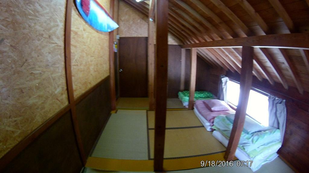 Tropical Surf House Okinawa Hotel Onna Eksteriør billede