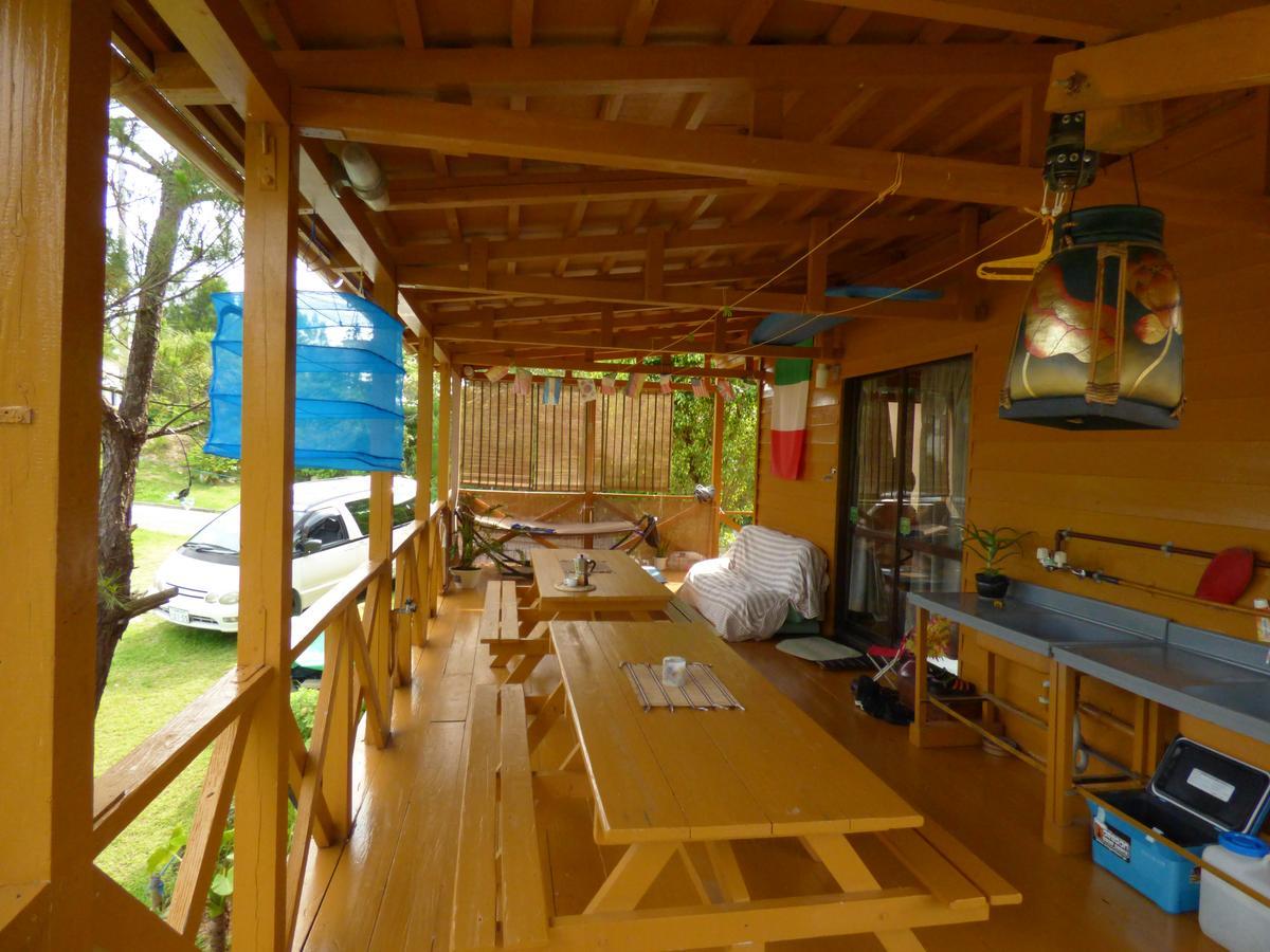 Tropical Surf House Okinawa Hotel Onna Eksteriør billede