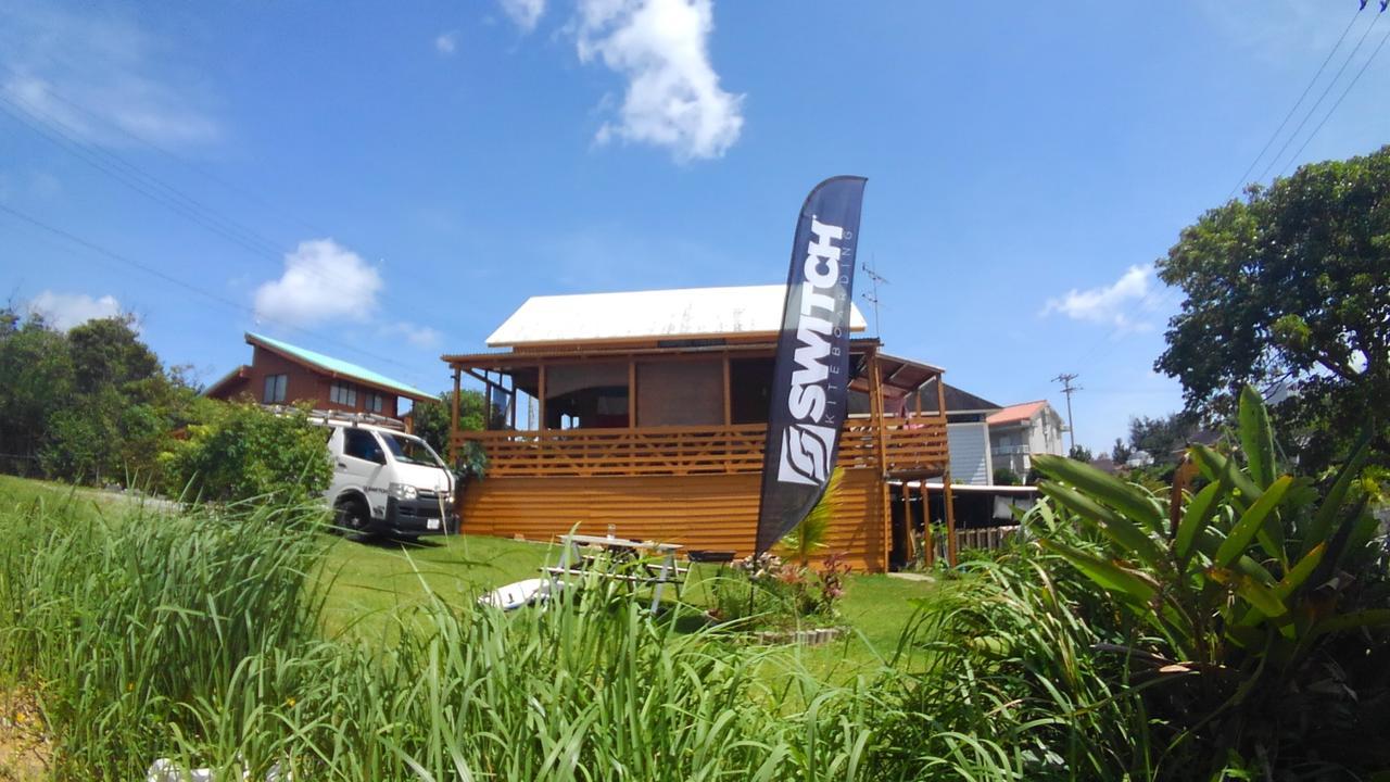 Tropical Surf House Okinawa Hotel Onna Eksteriør billede